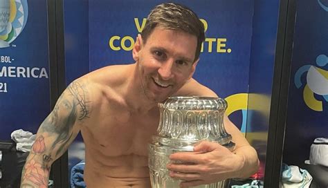 nude messi|Messi se desnudó en el Maracaná y se sacó a King Kong de